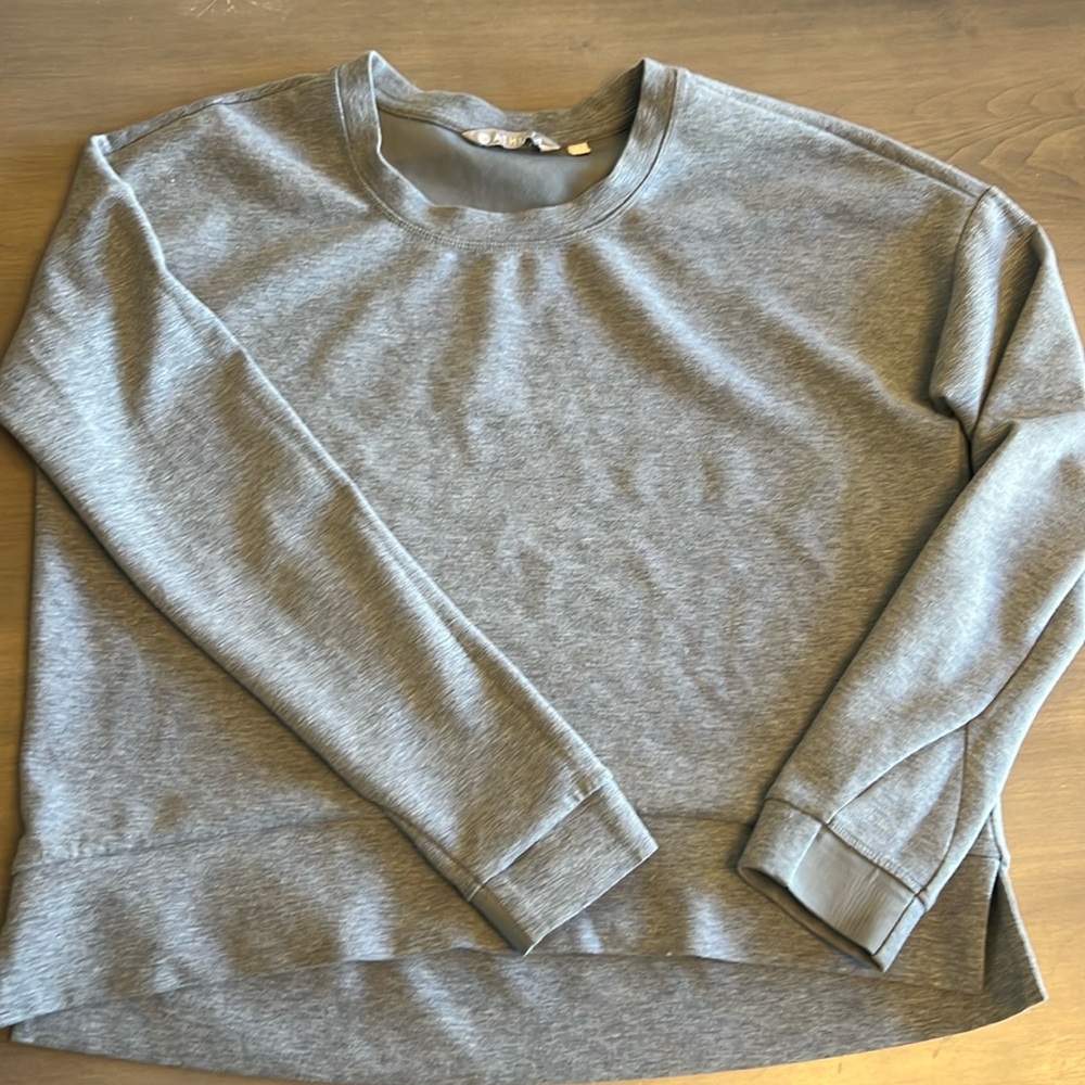 Athleta size medium crewneck
